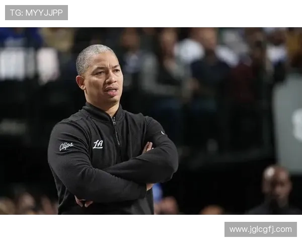 名记点评保罗全情投入篮球活动退役传闻是否过于夸大